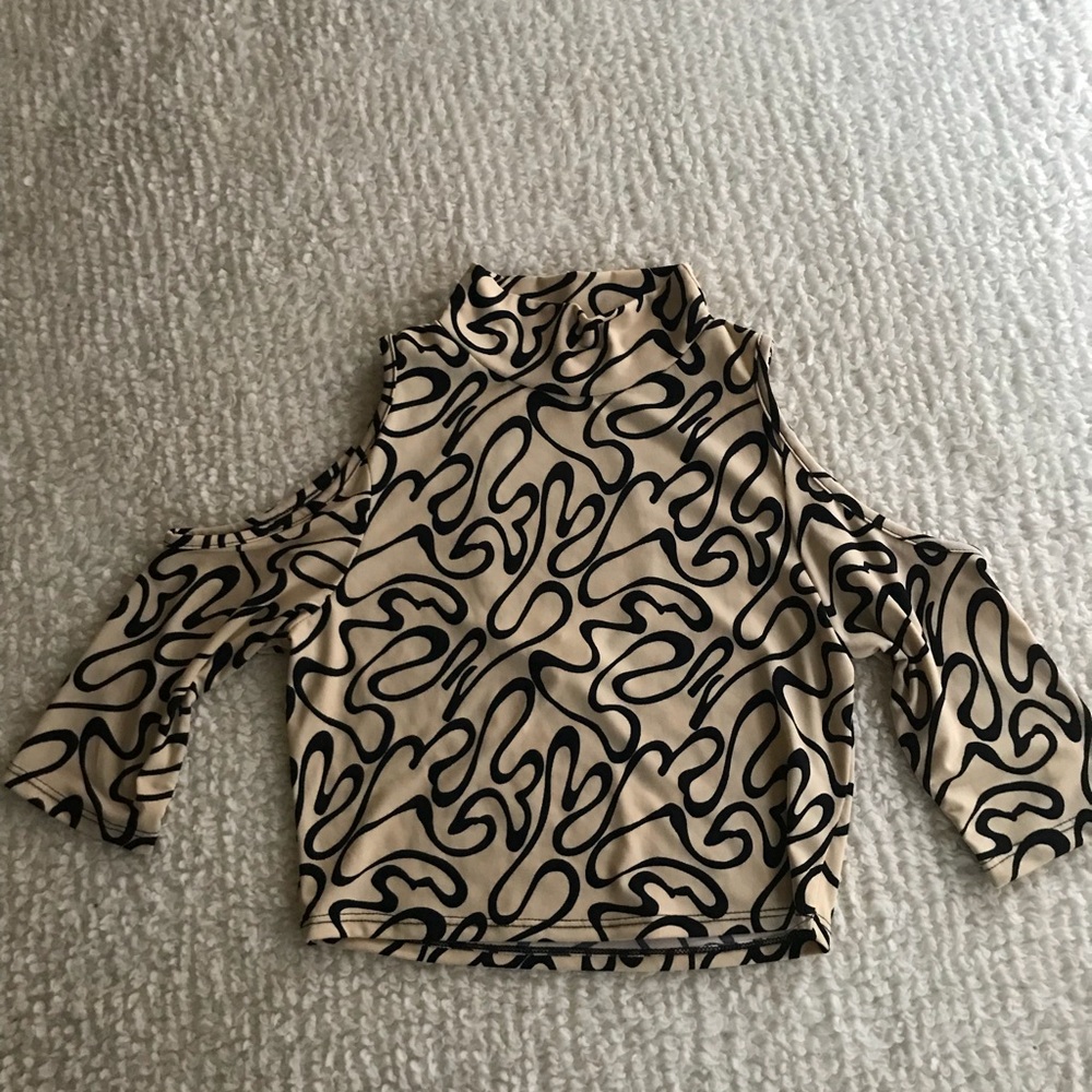 Cold shoulder top